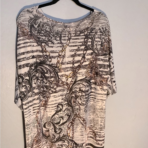 Plus size 3X top - Picture 2 of 3